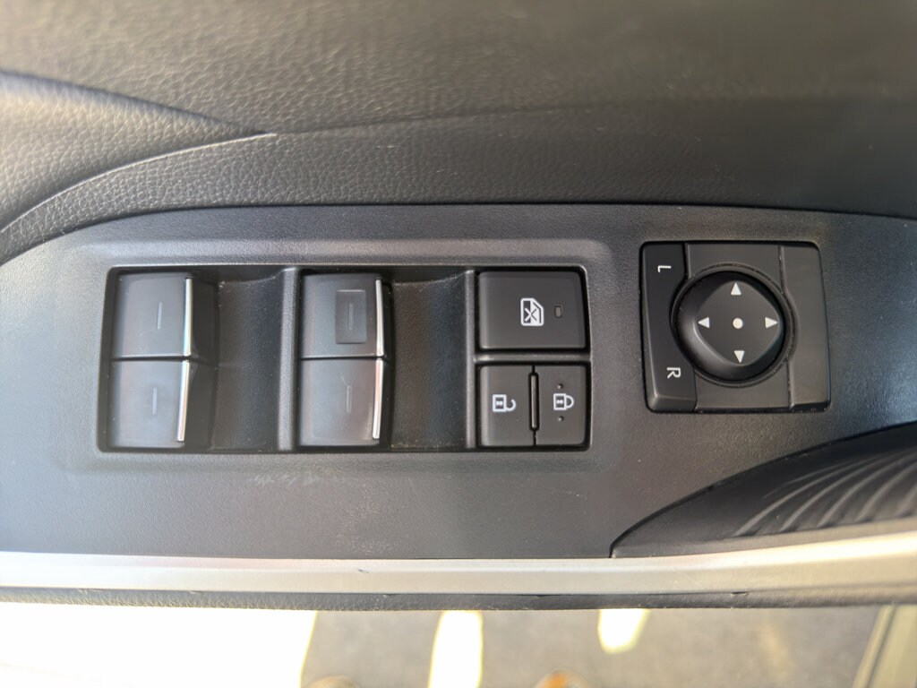 2024 Toyota RAV4 XLE - Photo 14