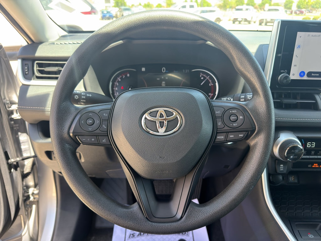 2024 Toyota RAV4 XLE - Photo 15