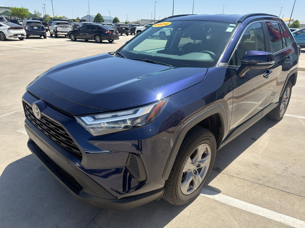 2024 Toyota RAV4 XLE - Photo 24