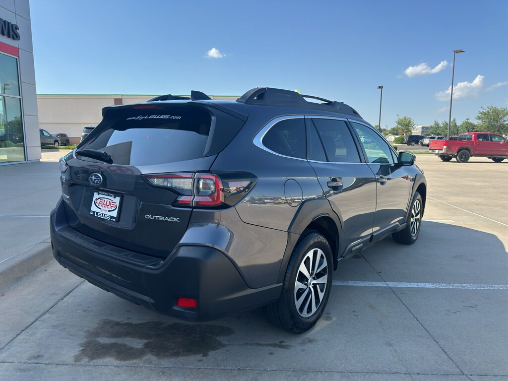 Used 2025 Subaru Outback Premium SUV