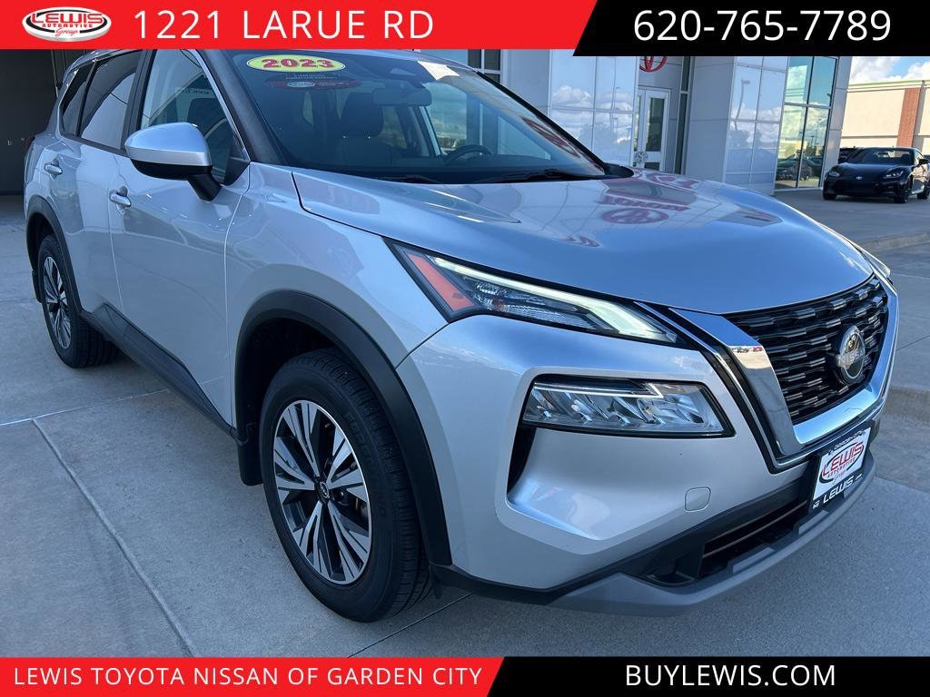 2023 Nissan Rogue SV's photo