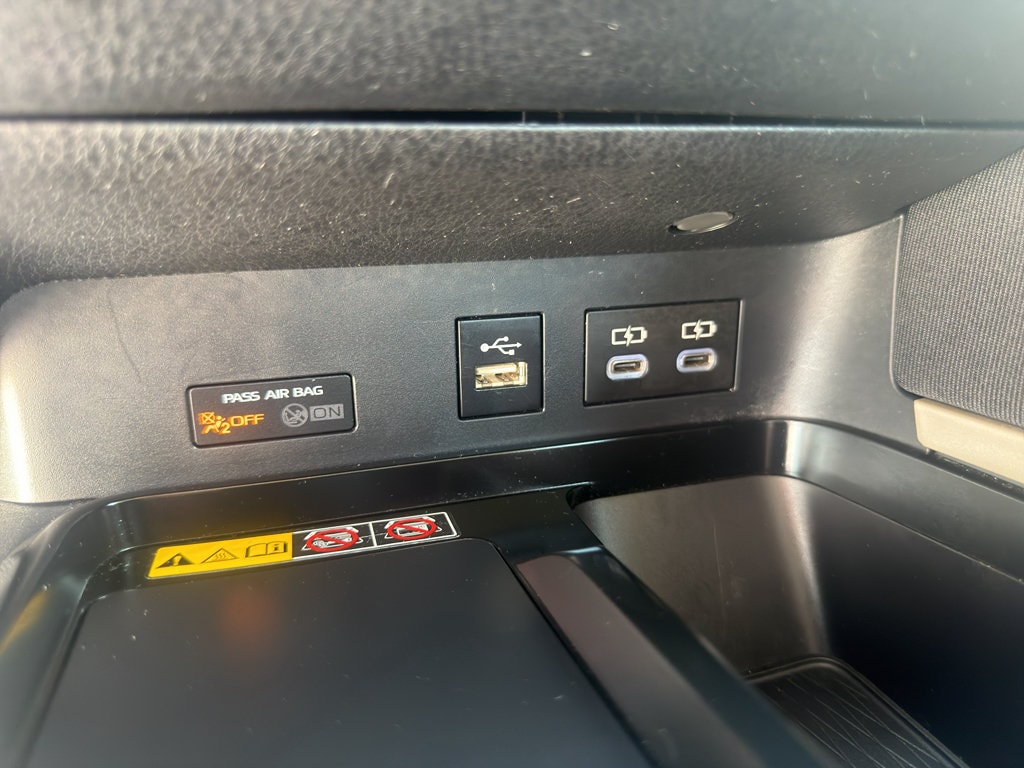 2025 Toyota Camry LE - Photo 18