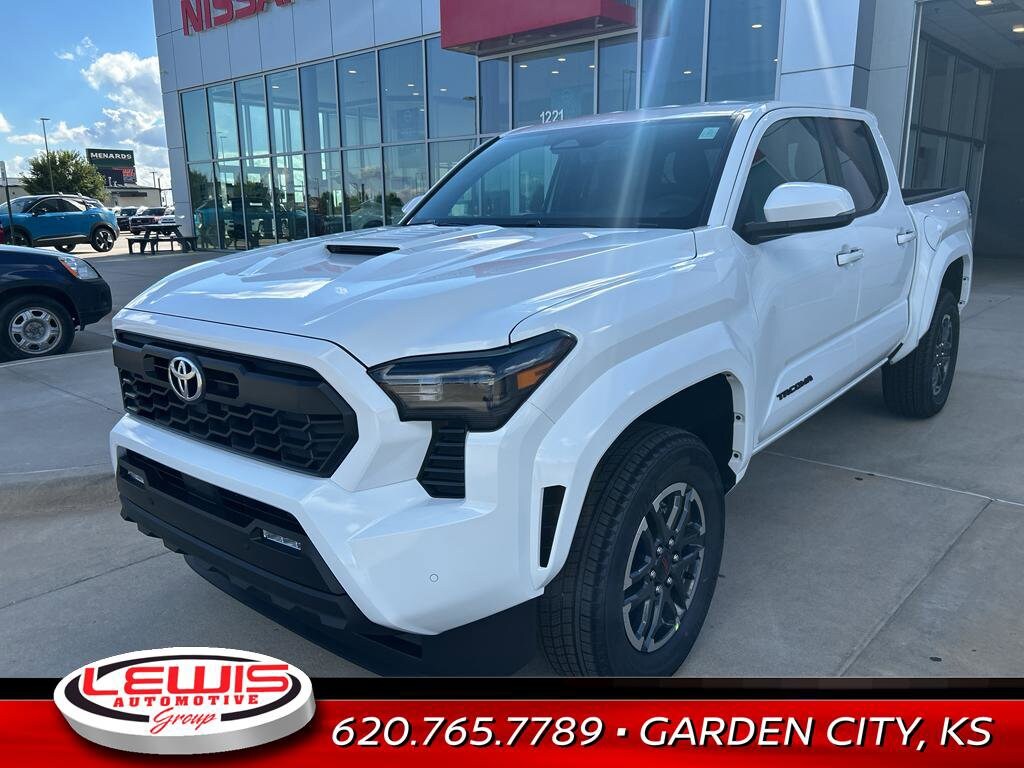 2025 Toyota Tacoma TRD Sport photo 2