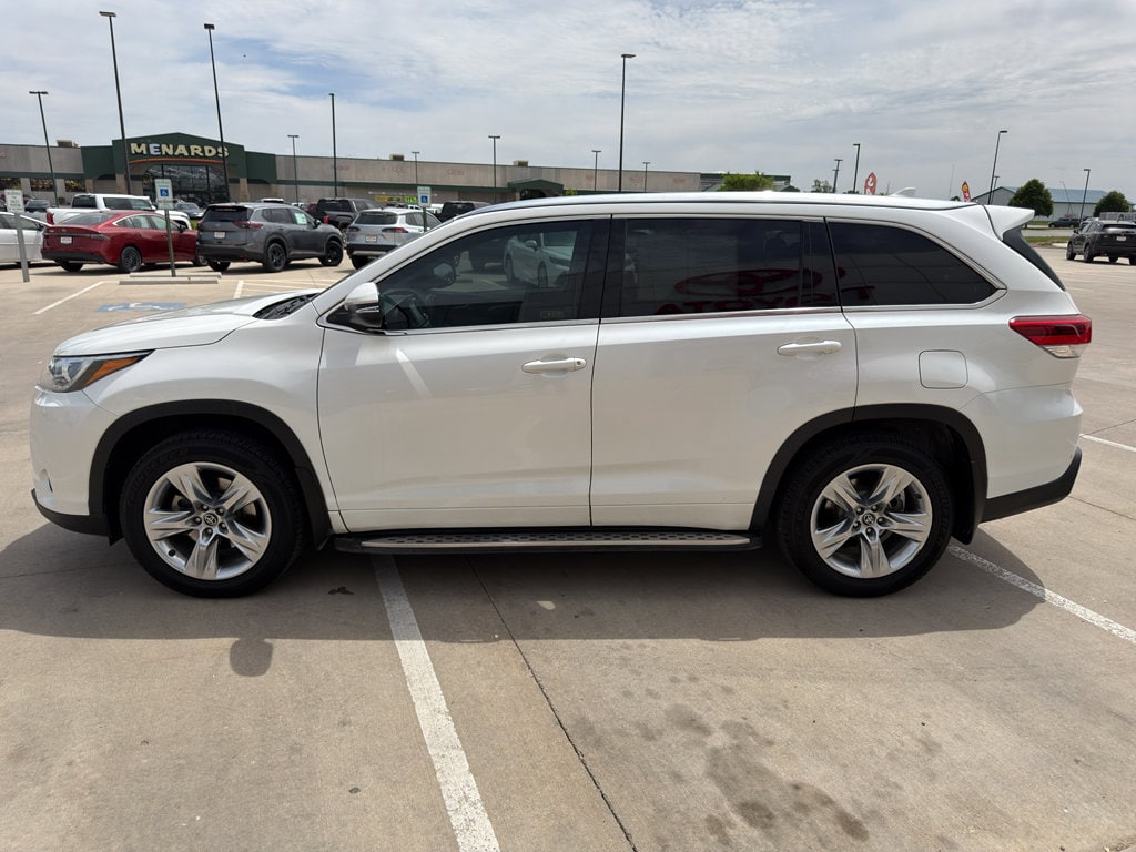 Used 2018 Toyota Highlander Limited V6 SUV