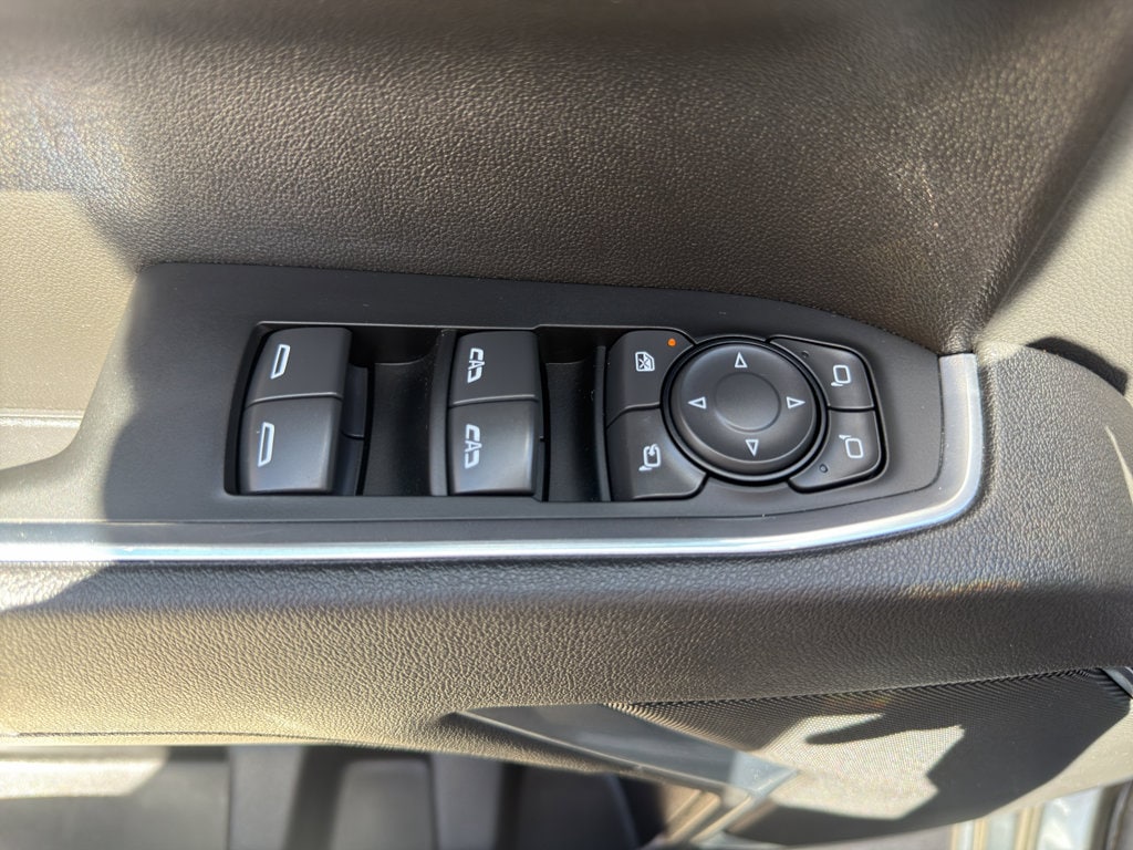 2025 GMC Sierra 1500 SLT - Photo 17