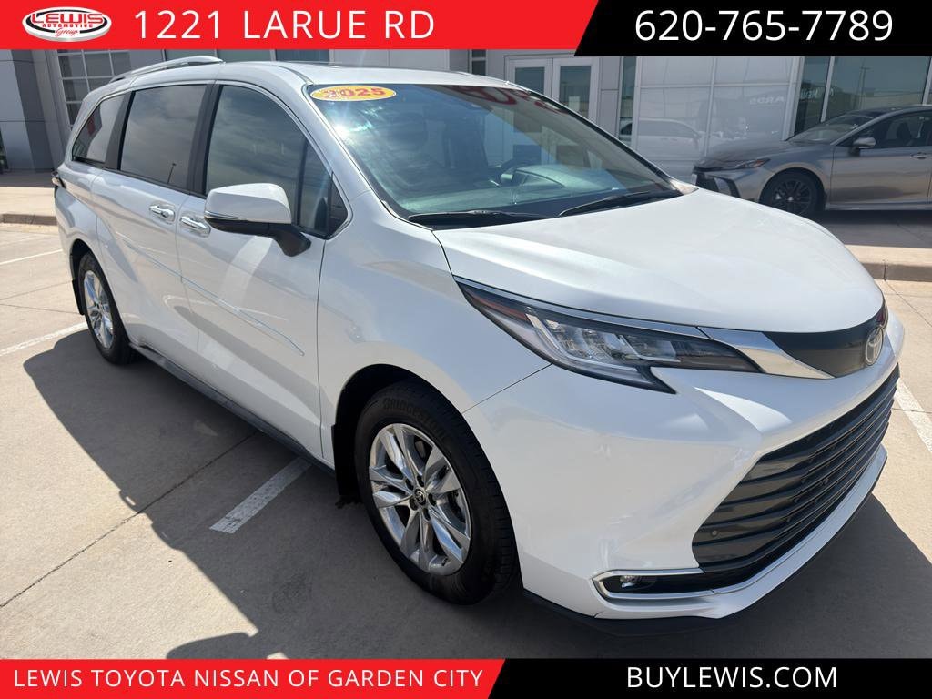 2025 Toyota Sienna Limited 7-Passenger Hybrid AWD's photo