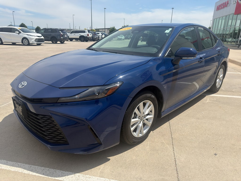 2025 Toyota Camry LE - Photo 25
