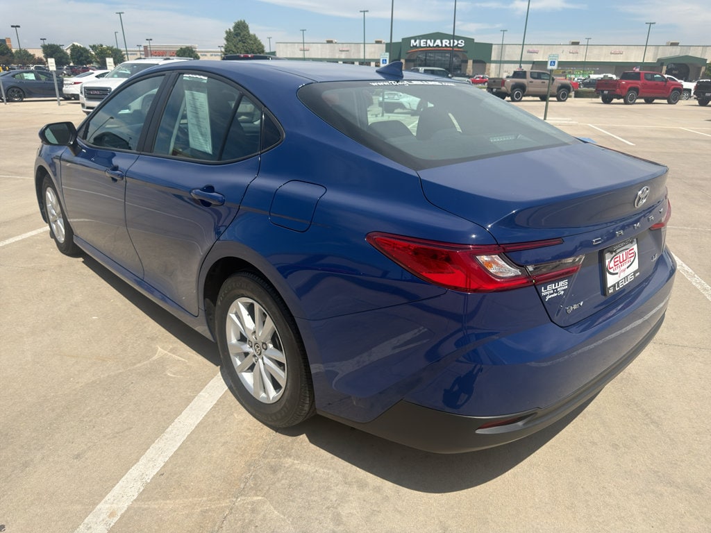 2025 Toyota Camry LE - Photo 26