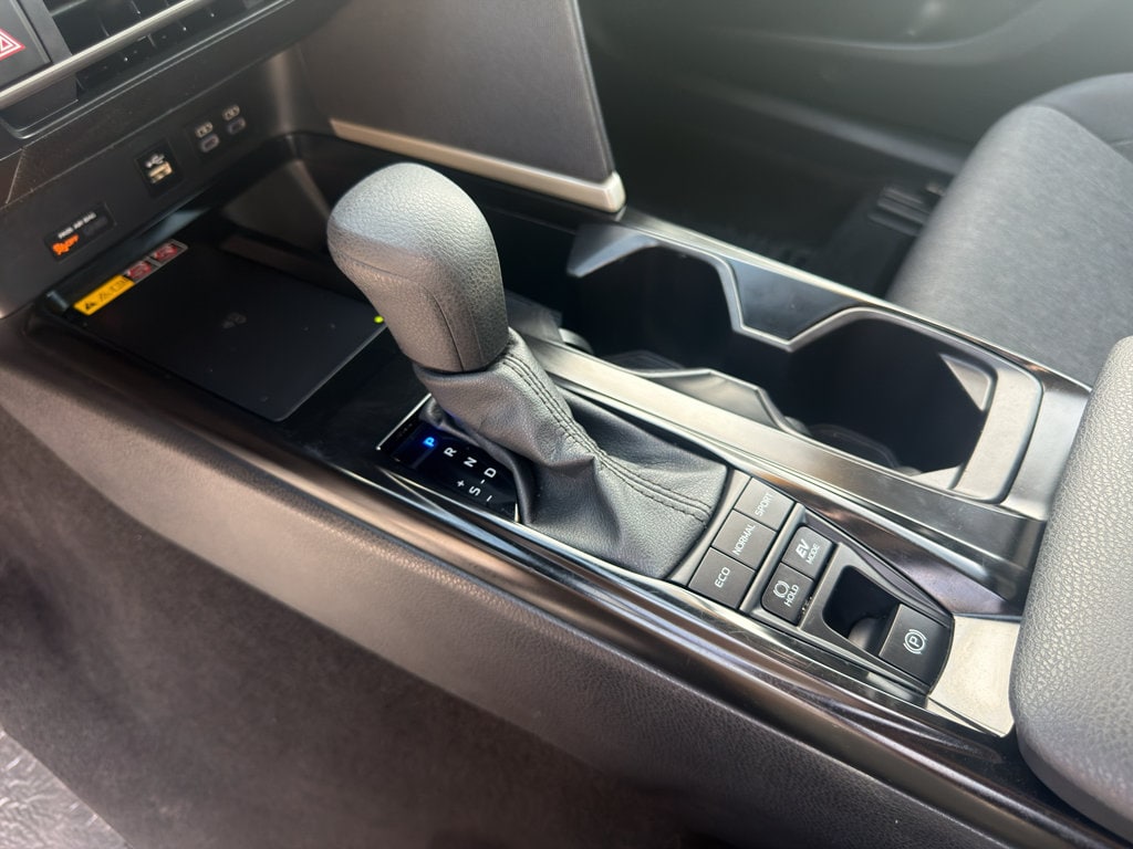 2025 Toyota Camry LE - Photo 21