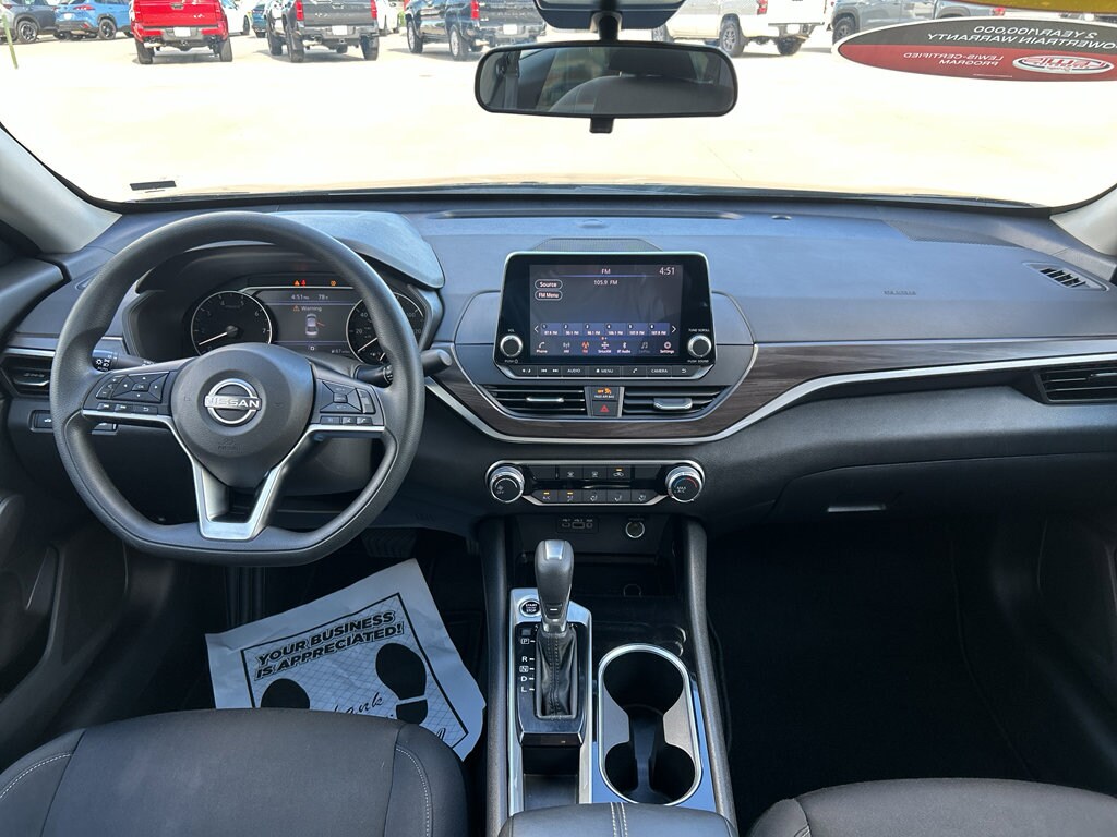 Used 2024 Nissan Altima 2.5 SV Sedan