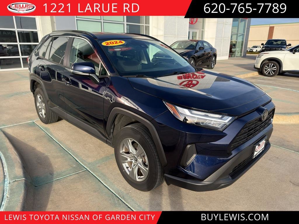 2024 Toyota RAV4 XLE's photo