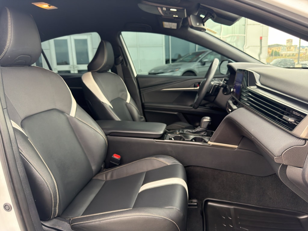 Used 2025 Toyota Camry Hybrid SE Sedan