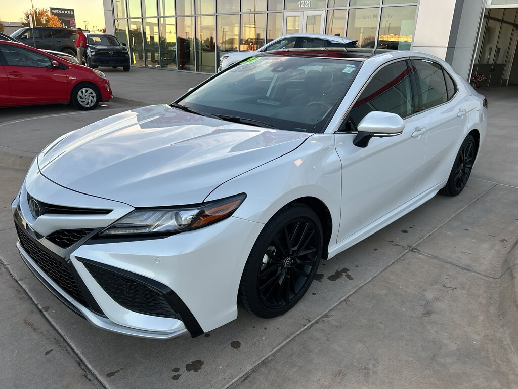 2023 Toyota Camry XSE photo 3