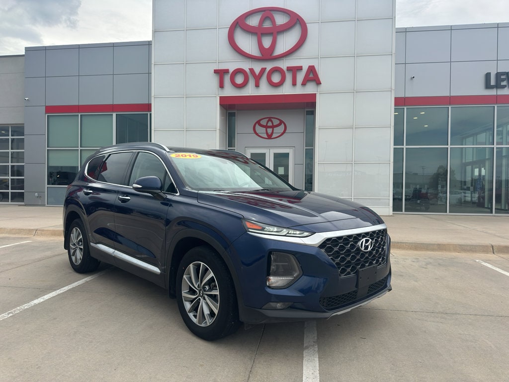 Used 2019 Hyundai Santa Fe Limited with VIN 5NMS53AD8KH127143 for sale in Garden City, KS
