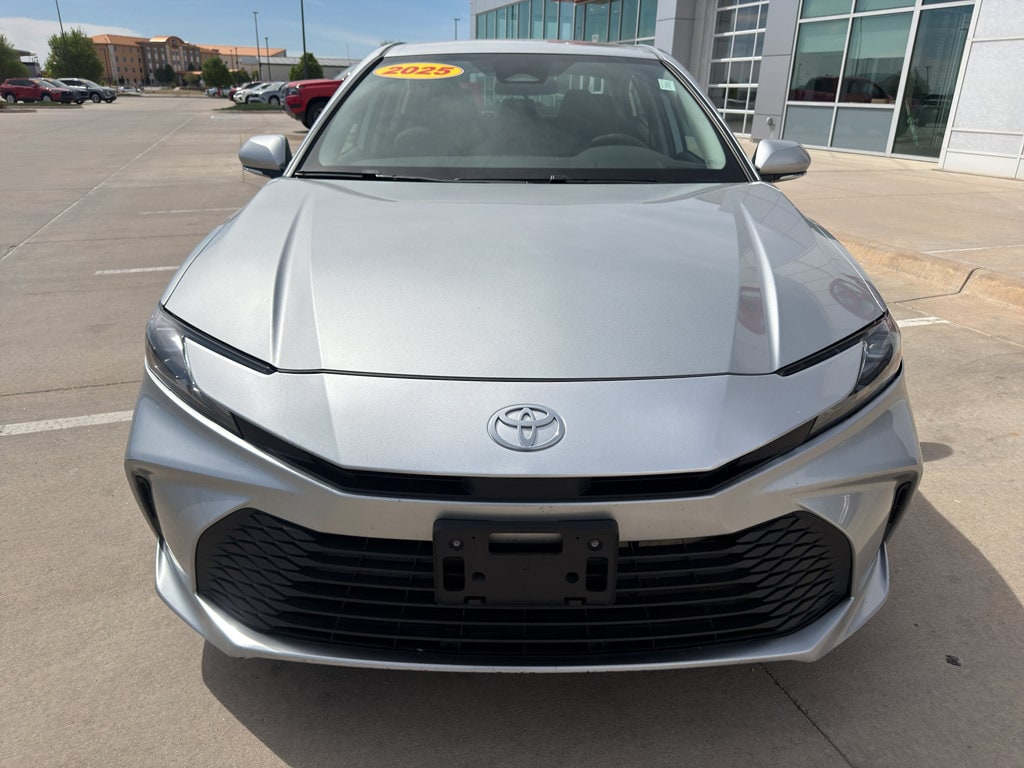 2025 Toyota Camry LE - Photo 24