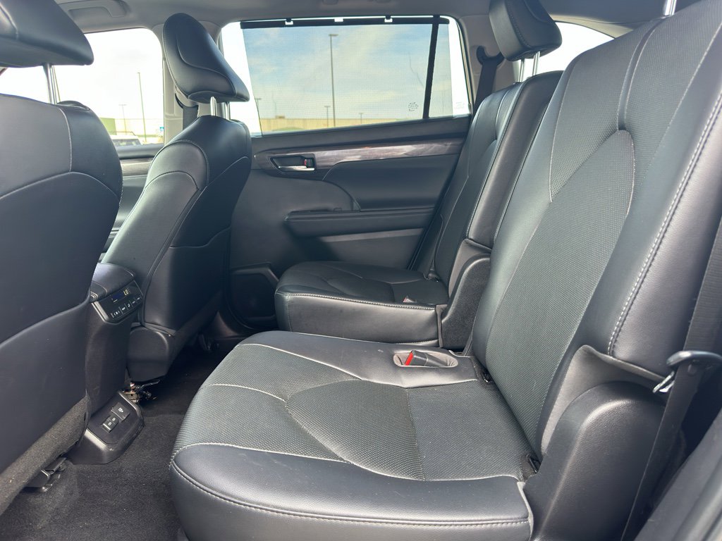 2022 Toyota Highlander Limited - Photo 12