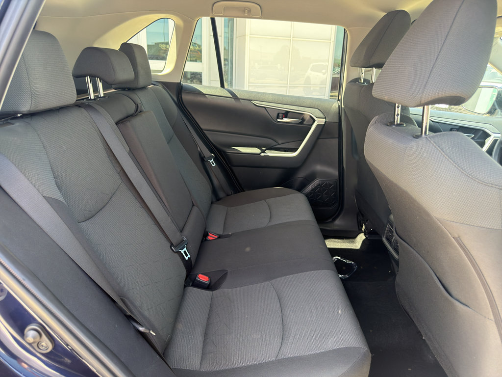 2024 Toyota RAV4 XLE - Photo 6