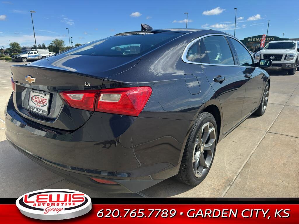 2023 Chevrolet Malibu 1LT photo 2