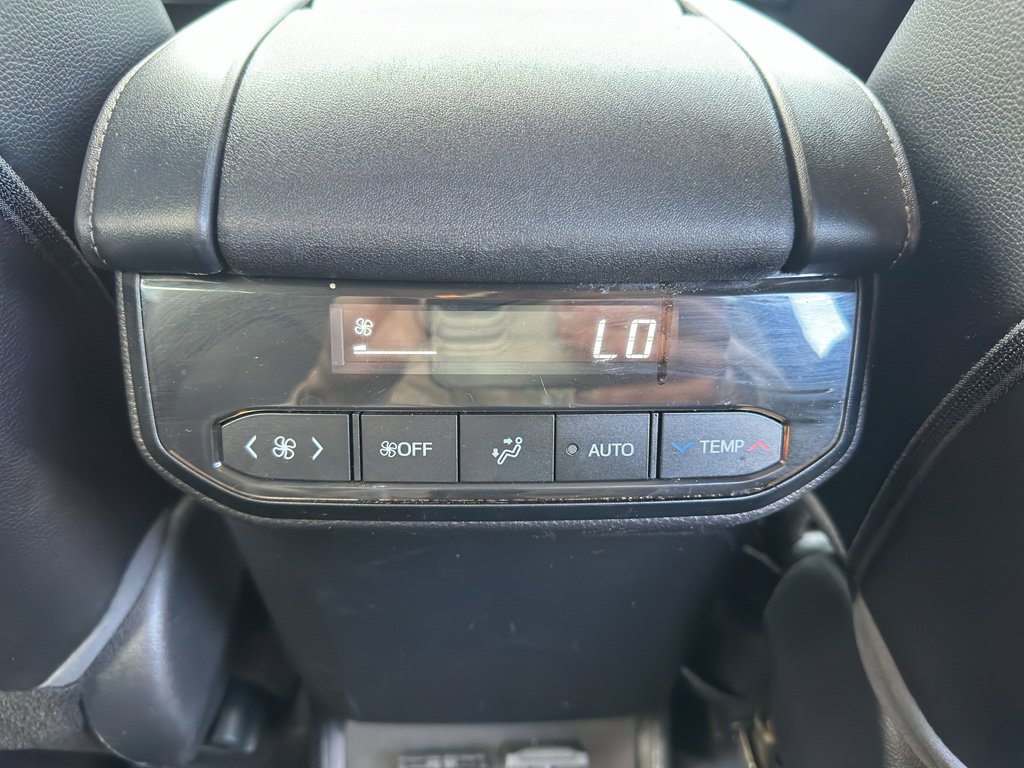 2022 Toyota Highlander Limited - Photo 9