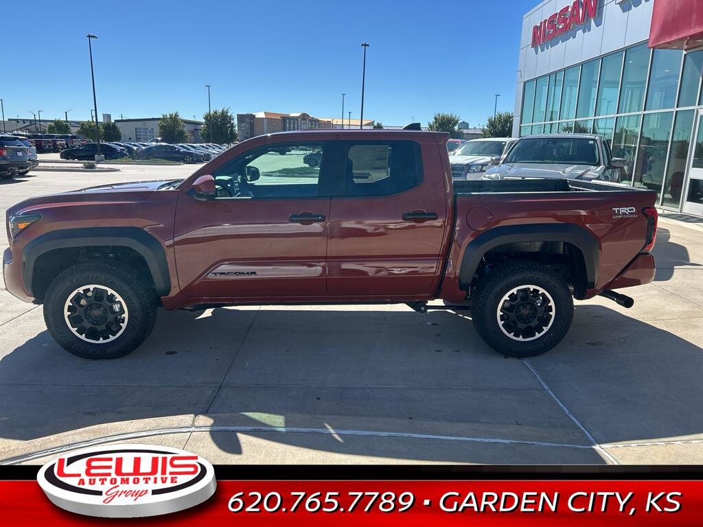 2025 Toyota Tacoma TRD Off-Road photo 4