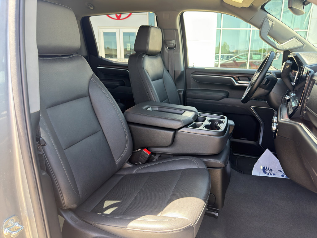 2025 GMC Sierra 1500 SLT - Photo 9