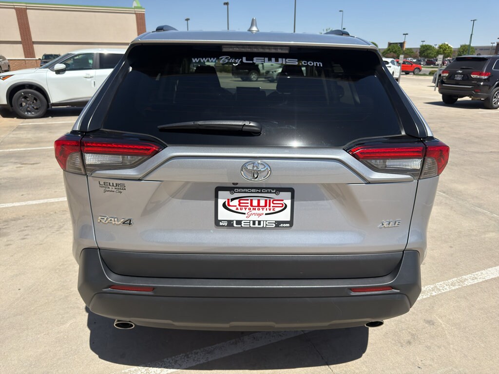 2024 Toyota RAV4 XLE - Photo 28