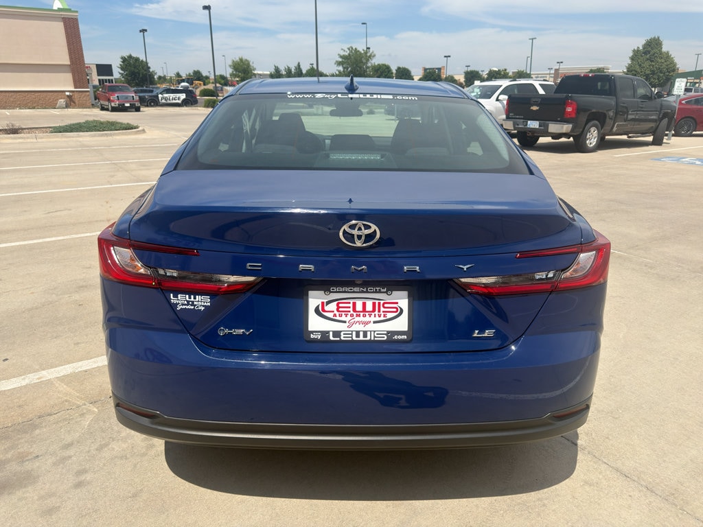 2025 Toyota Camry LE - Photo 27