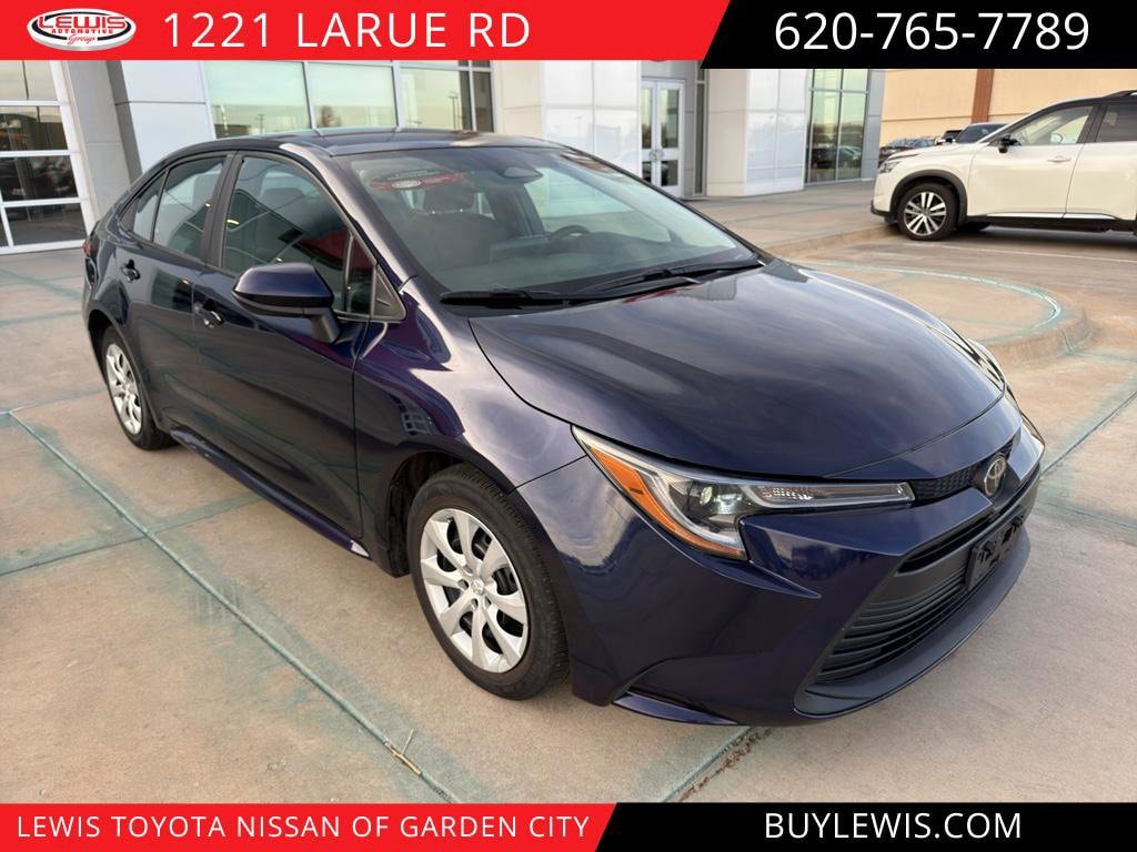 2024 Toyota Corolla LE's photo