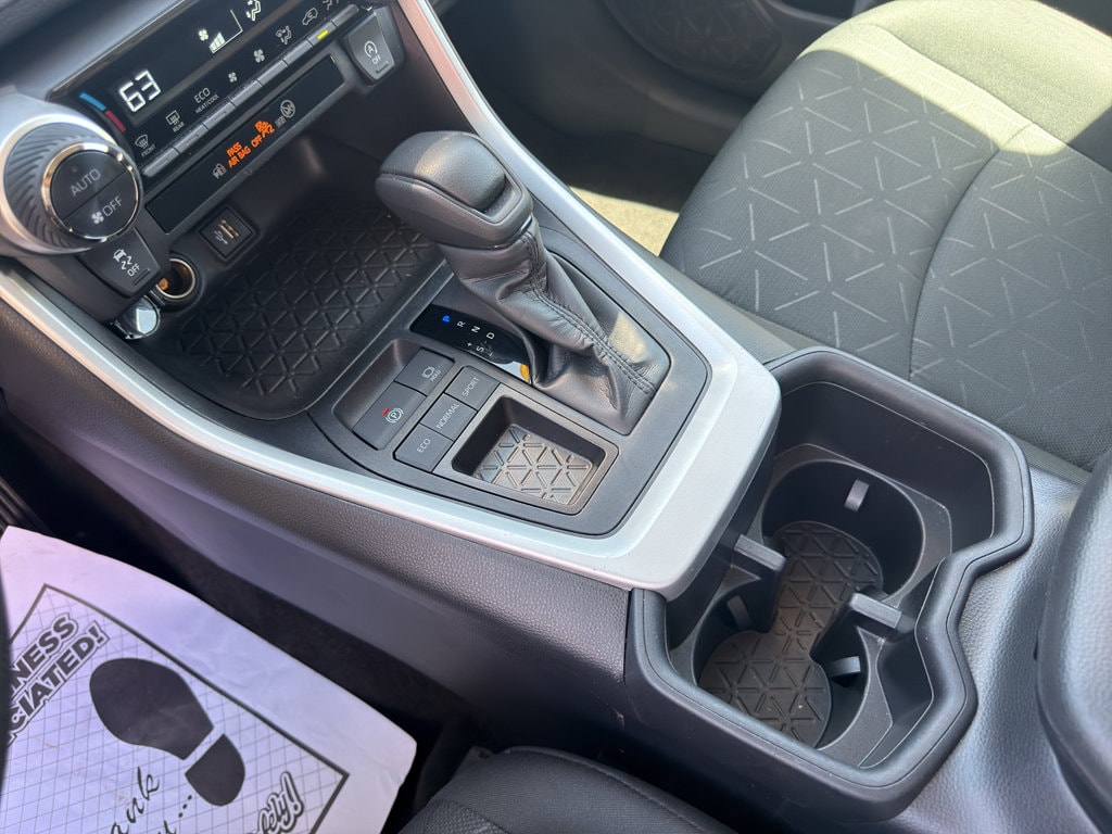 2024 Toyota RAV4 XLE - Photo 22