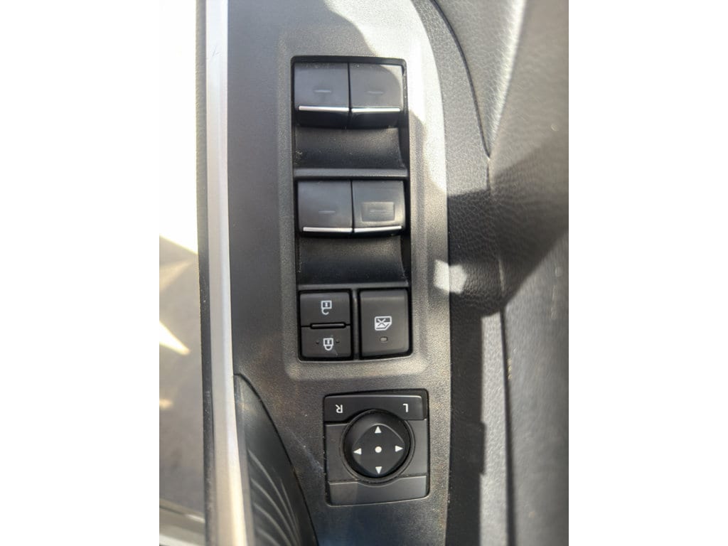 2024 Toyota RAV4 XLE - Photo 13
