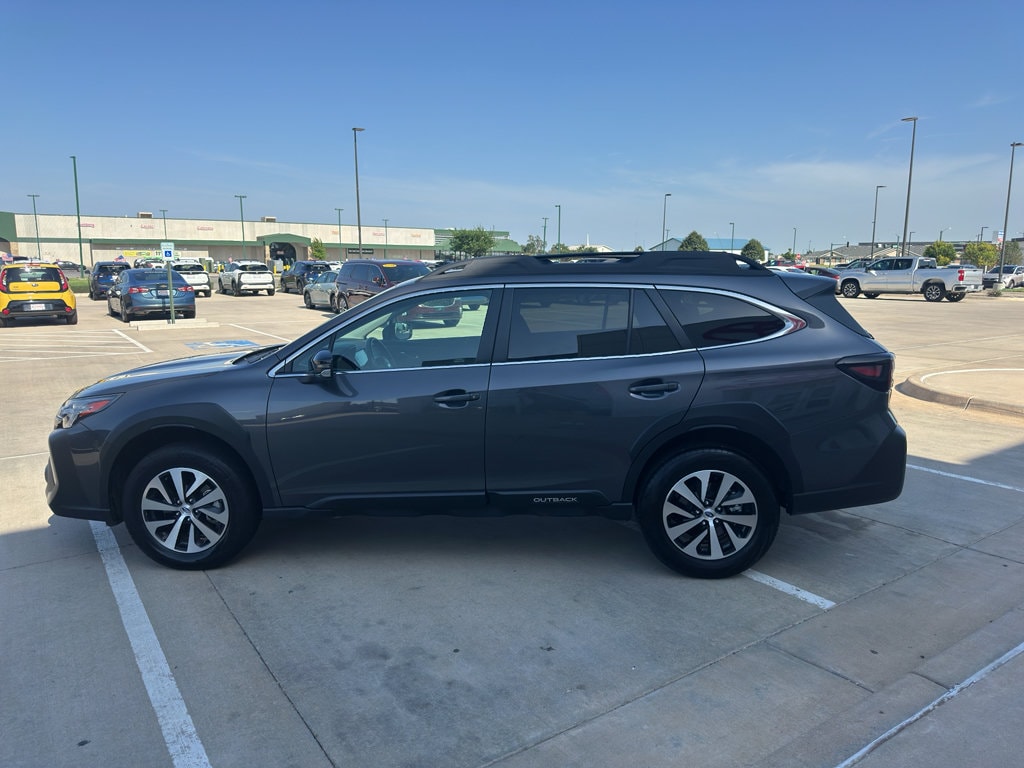 Used 2025 Subaru Outback Premium SUV