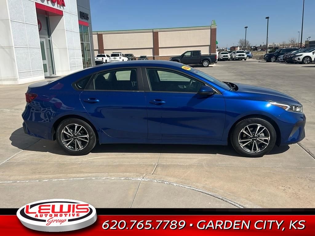Used 2024 Kia Forte LXS with VIN 3KPF24AD0RE716561 for sale in Garden City, KS