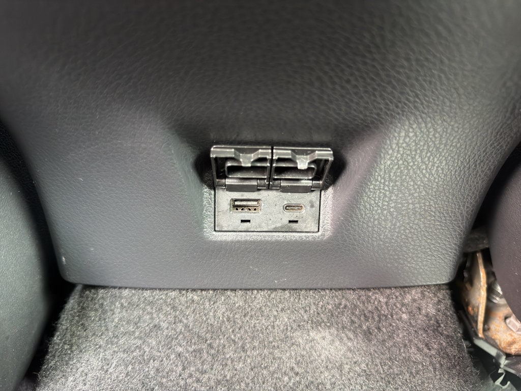 2025 Toyota Camry LE - Photo 10