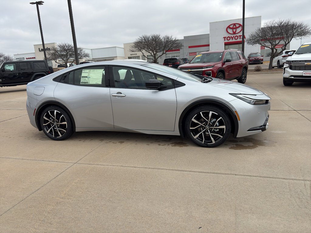 2026 Toyota Prius Plug-in Hybrid XSE Premium - Photo 16