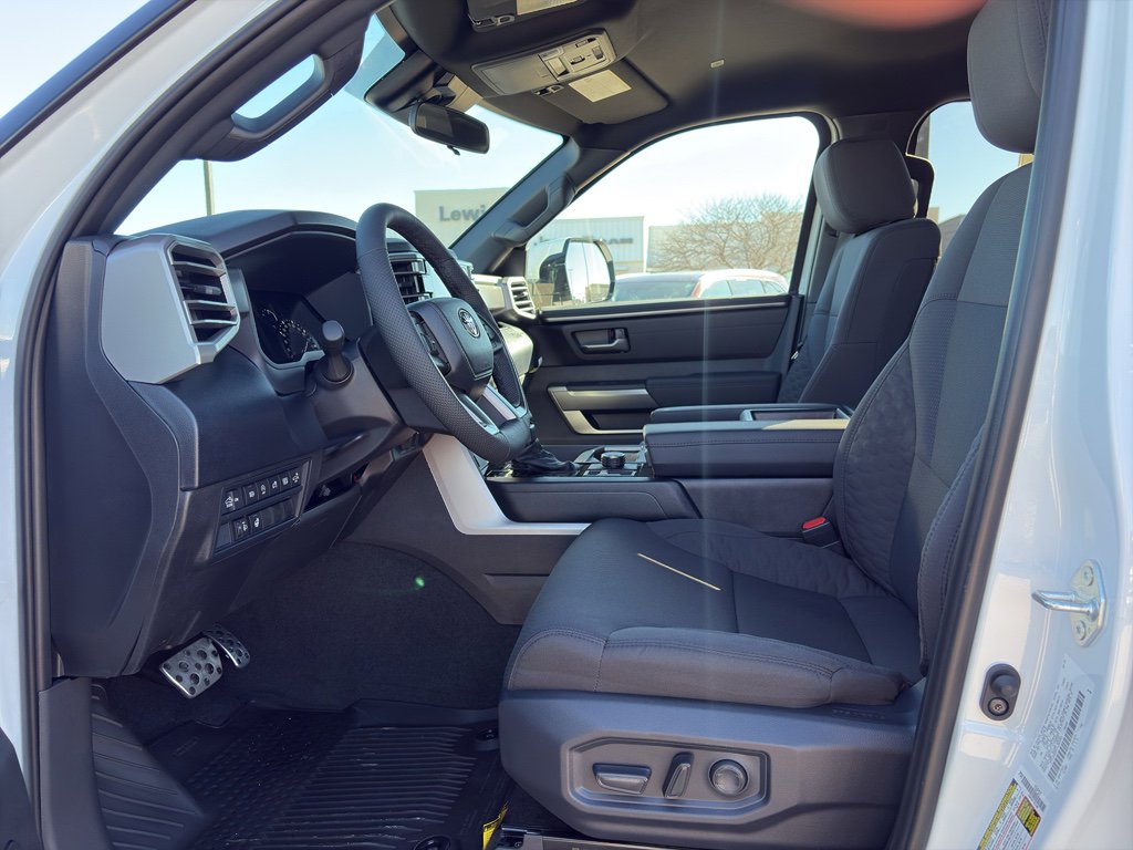 2026 Toyota Tundra SR5 - Photo 9