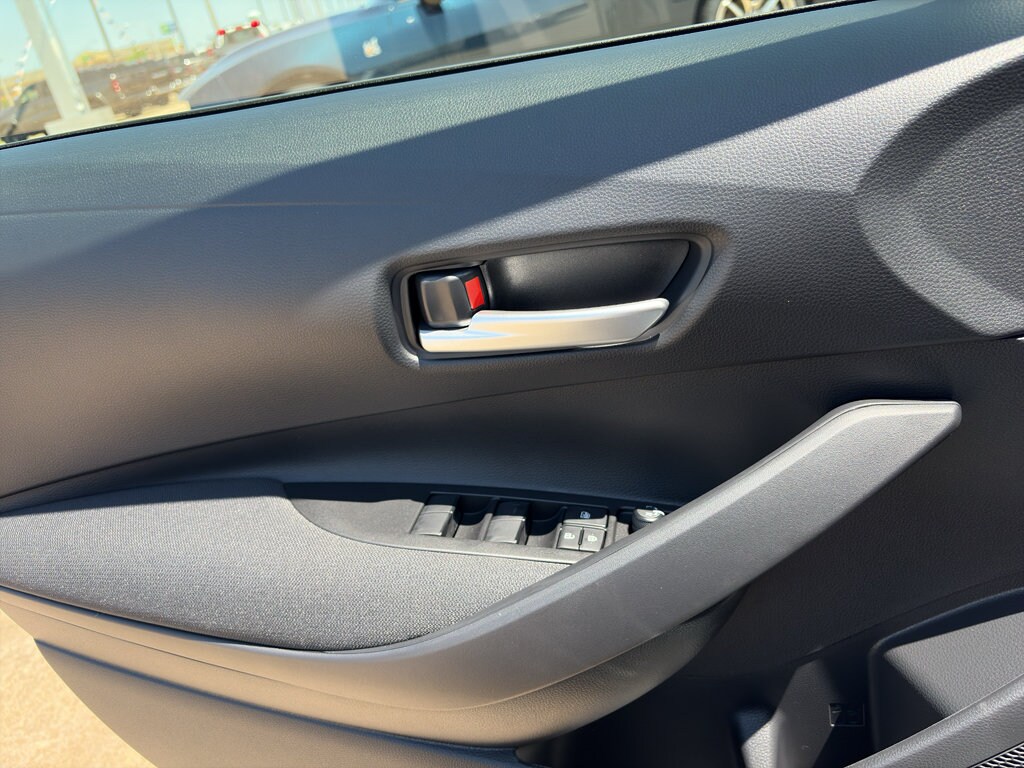 2026 Toyota Corolla SE - Photo 7
