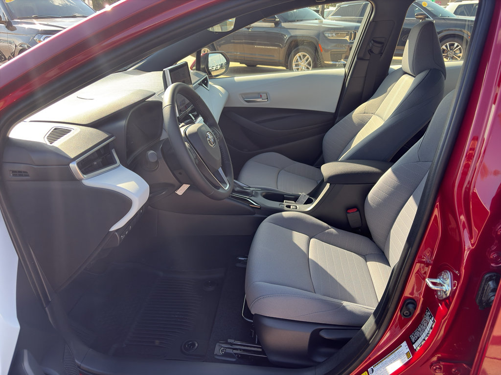 2026 Toyota Corolla SE - Photo 9