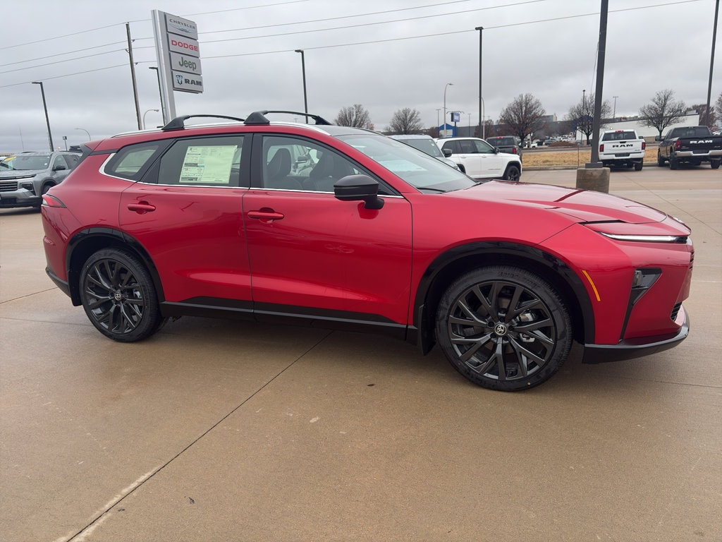 2025 Toyota Crown Signia Limited - Photo 14