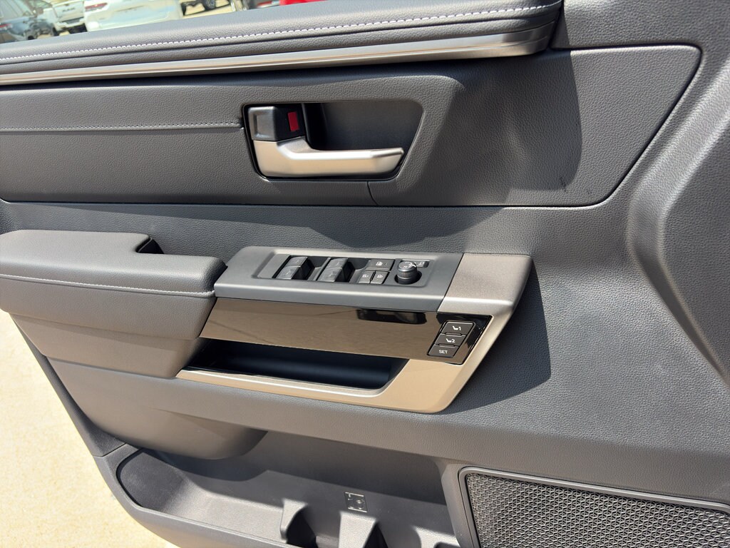 2026 Toyota Tundra Limited - Photo 16