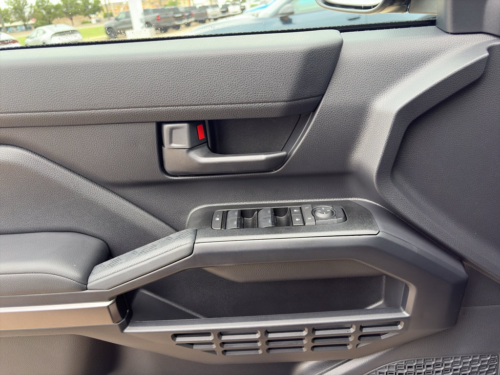 2026 Toyota 4Runner SR5 - Photo 7