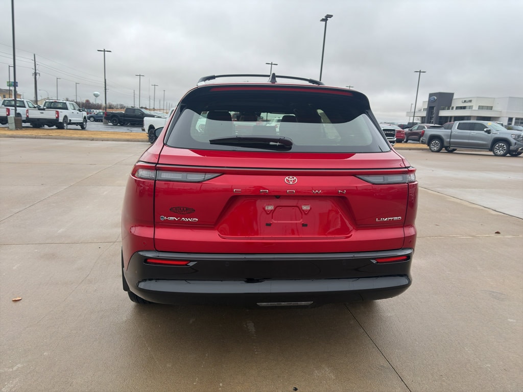 2025 Toyota Crown Signia Limited - Photo 15