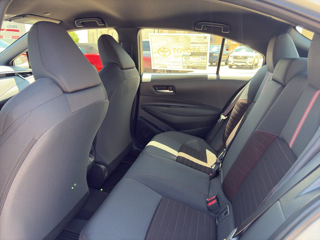 2026 Toyota Corolla SE - Photo 10