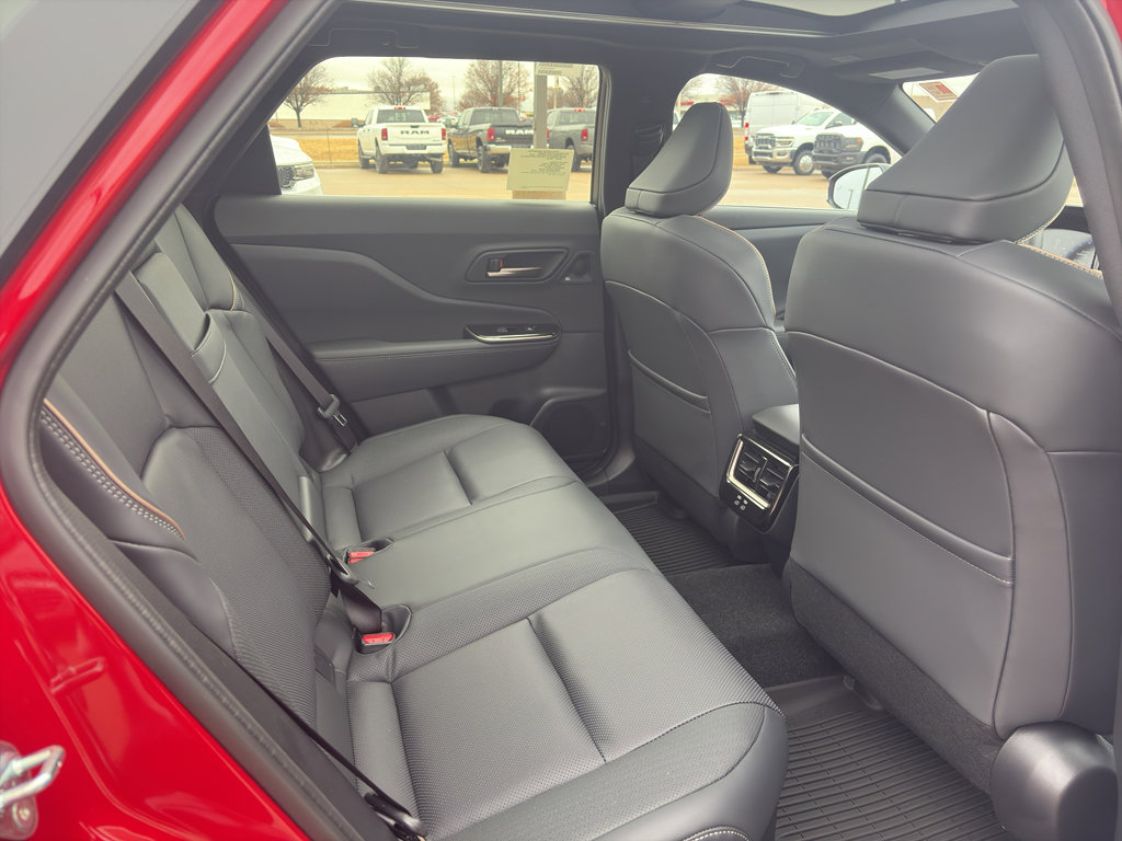 2025 Toyota Crown Signia Limited - Photo 11