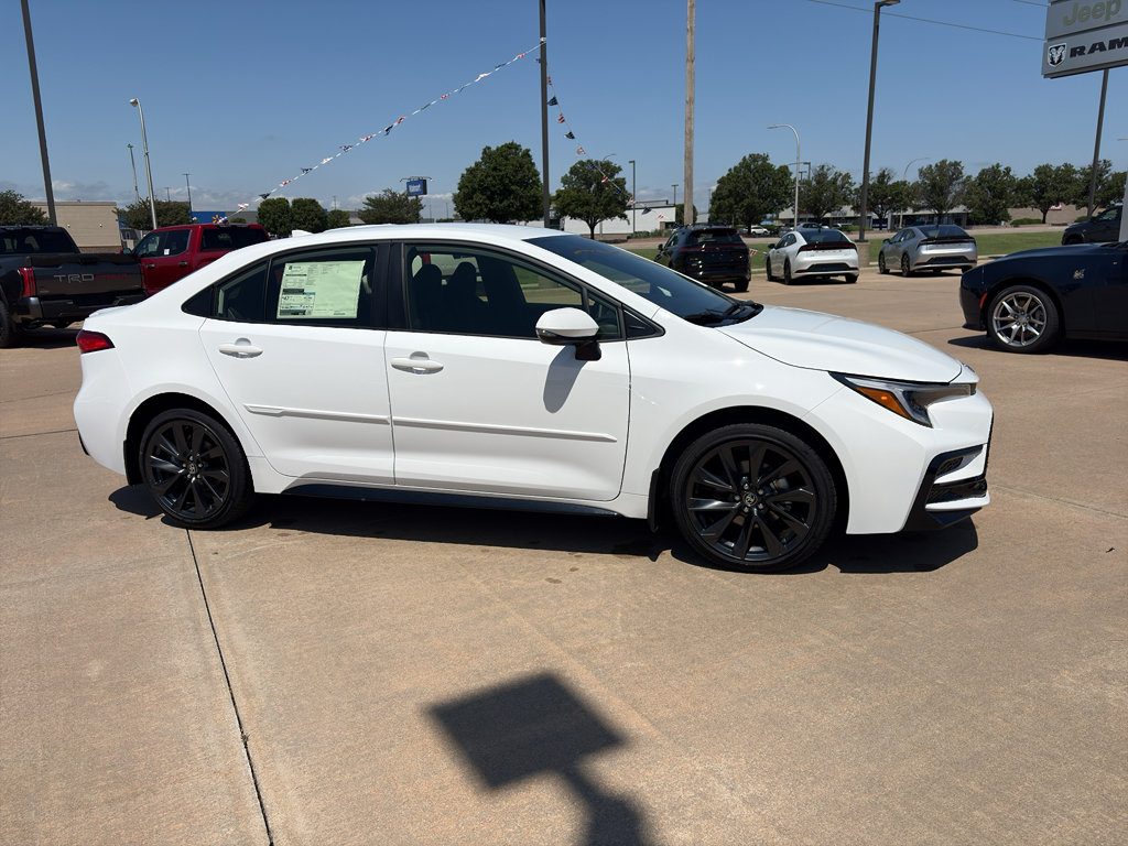 2026 Toyota Corolla SE - Photo 14