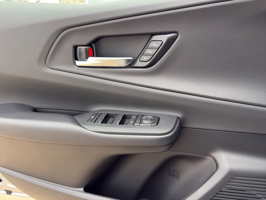 2026 Toyota Prius Plug-in Hybrid XSE Premium - Photo 7