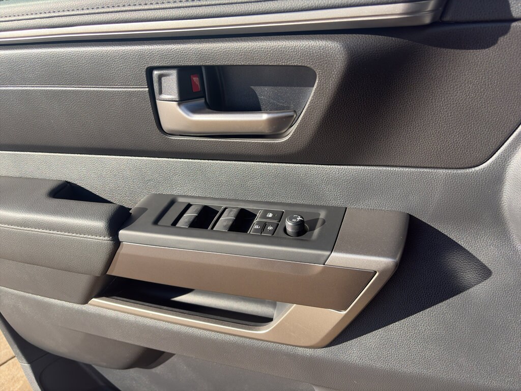 2026 Toyota Tundra SR5 - Photo 6