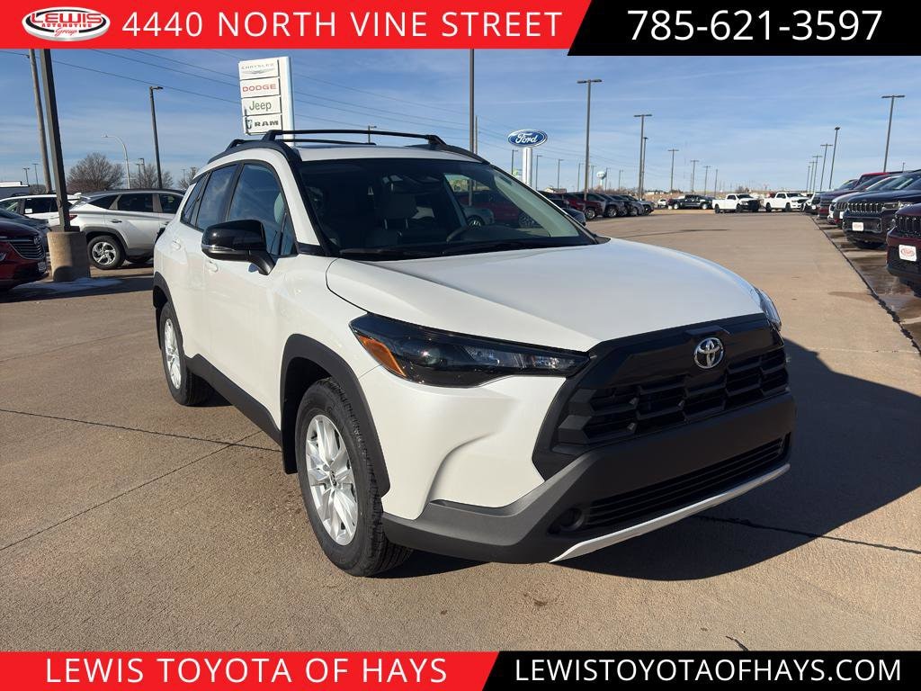 2026 Toyota Corolla Cross LE's photo