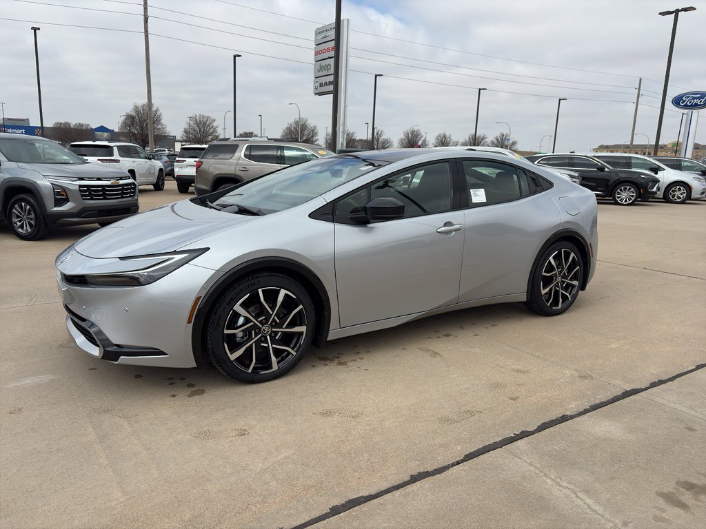 2026 Toyota Prius Plug-in Hybrid XSE Premium - Photo 2