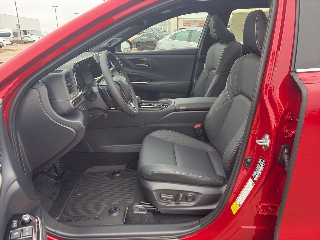 2025 Toyota Crown Signia Limited - Photo 7