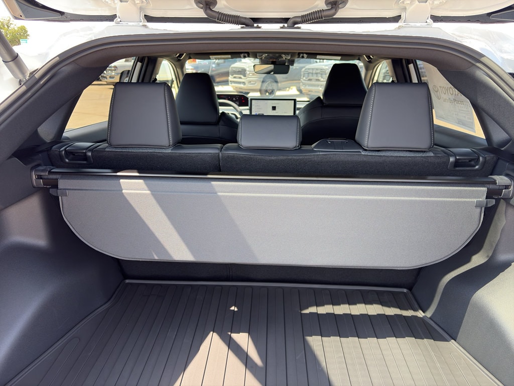 2026 Toyota bZ XLE - Photo 12